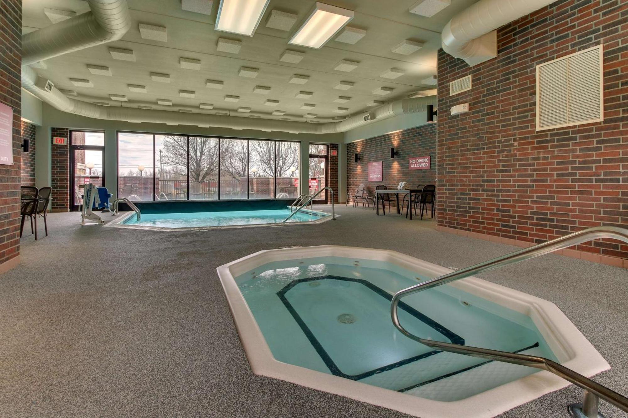 Drury Inn & Suites Поплар-Блафф Екстер'єр фото